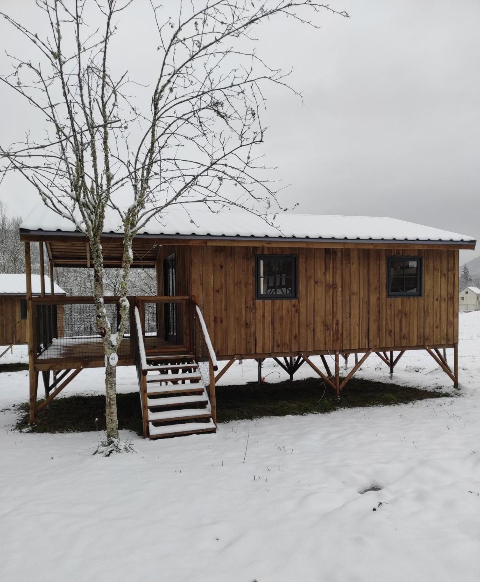 Camping La Borie Basse Condat  Bagian luar foto